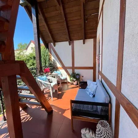 ホームステイ Klara ヤスタルニャ